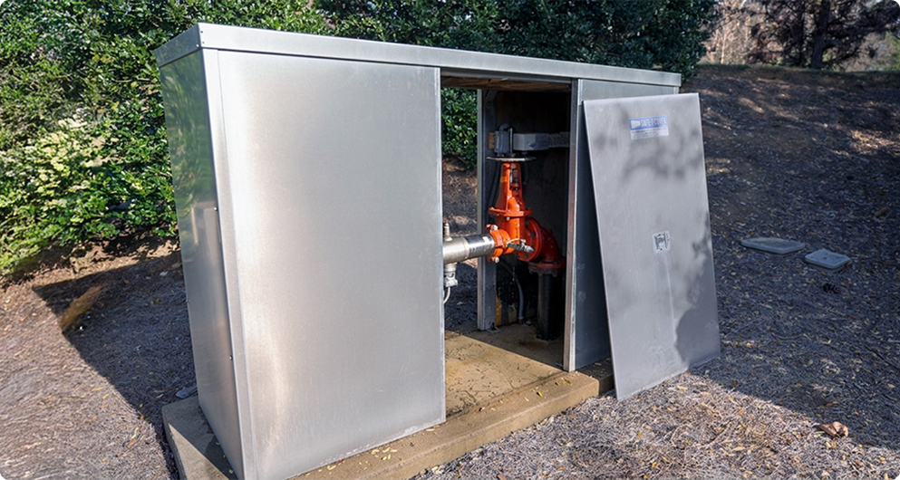 Aluminum enclosures give easy access to assemblies without compromising security.